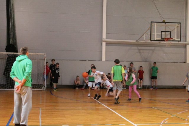 BK Valmiera basketbolisti viesojas skolā